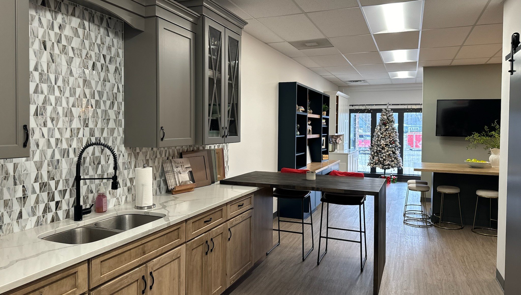 Cabinet showroom showing off cabinetry and counter top options.